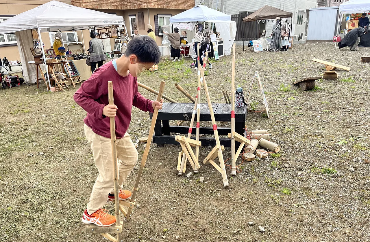 （一財）自然公園財団箱根支部 自然遊びのおもちゃ箱